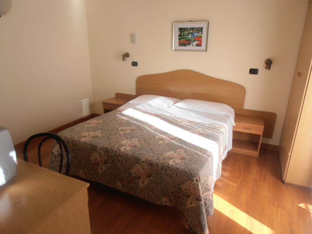 Hotel Giusy Perugia Habitación foto